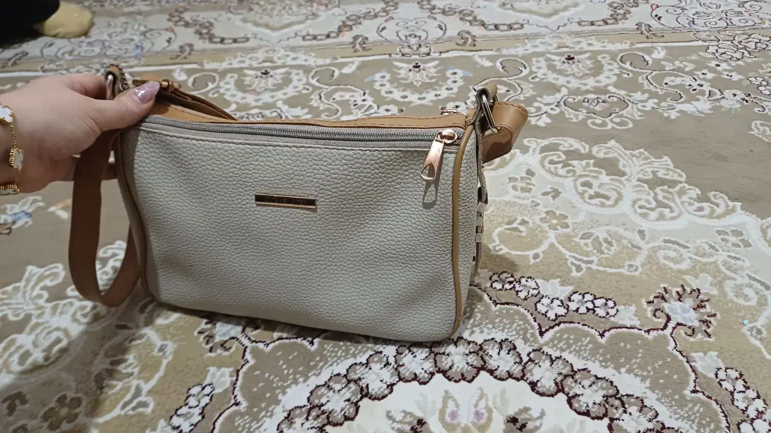 کیف|کیف، کفش، کمربند|کرج, حصارک بالا|دیوار