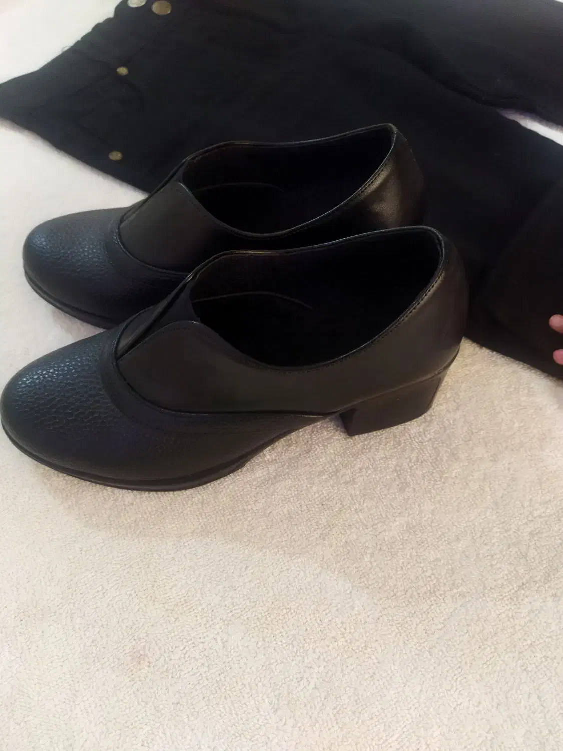 شلوار و کفش زنانه|کیف، کفش، کمربند|نیشابور, خط کاشمر|دیوار