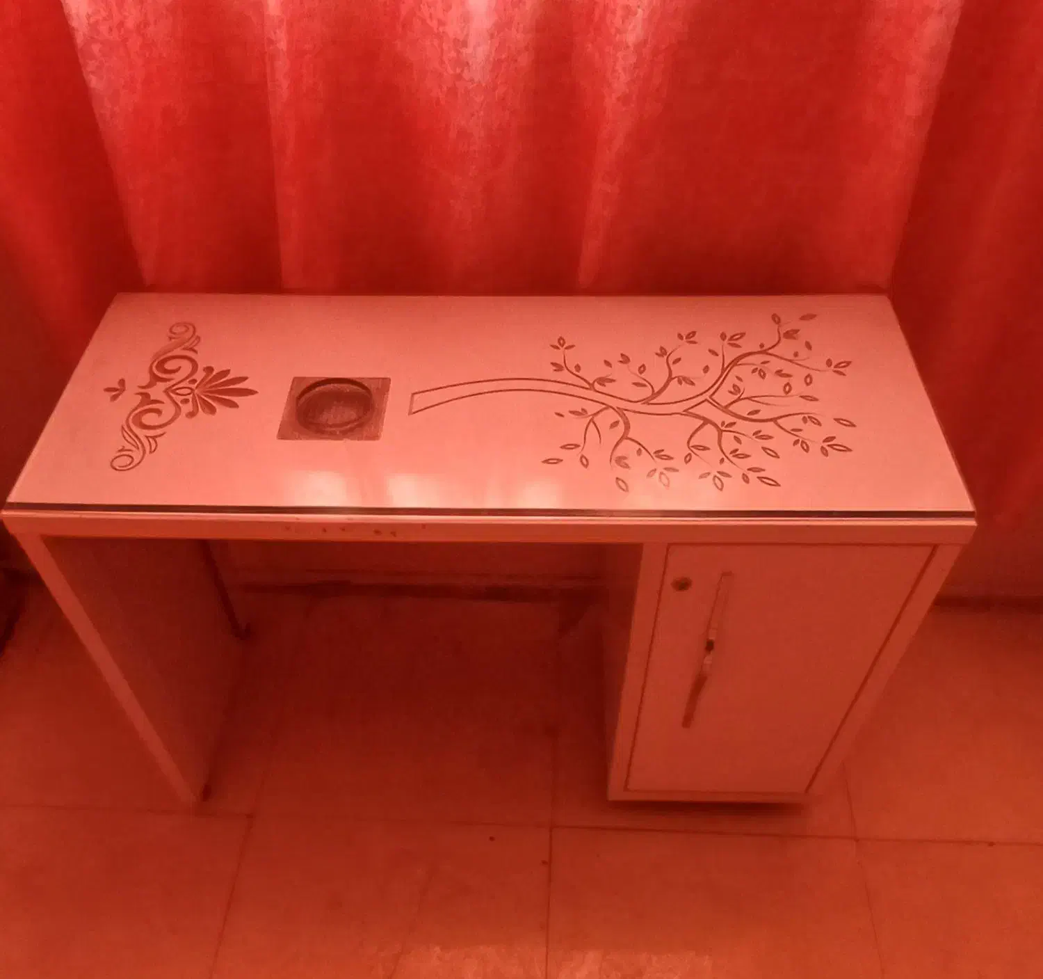 وسایل ارایشگاه|آرایشگاه و سالن‌های زیبایی|کرمان, |دیوار