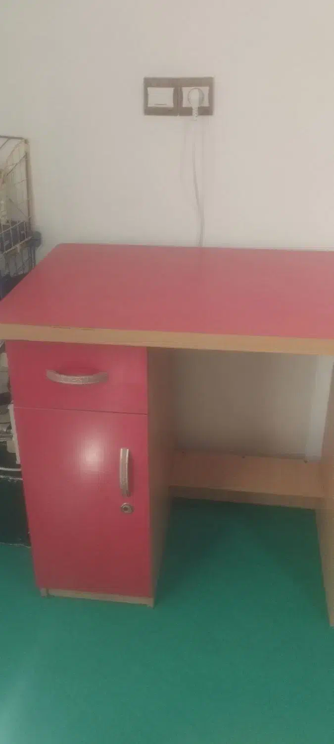 میزتحریر سالم|میز تحریر و کامپیوتر|اسلامآباد غرب, |دیوار