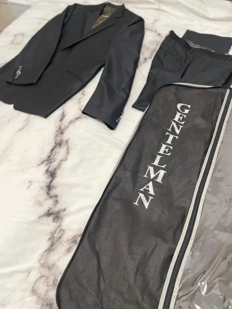 کت وشلوار مردانه|لباس|شیراز, محراب|دیوار