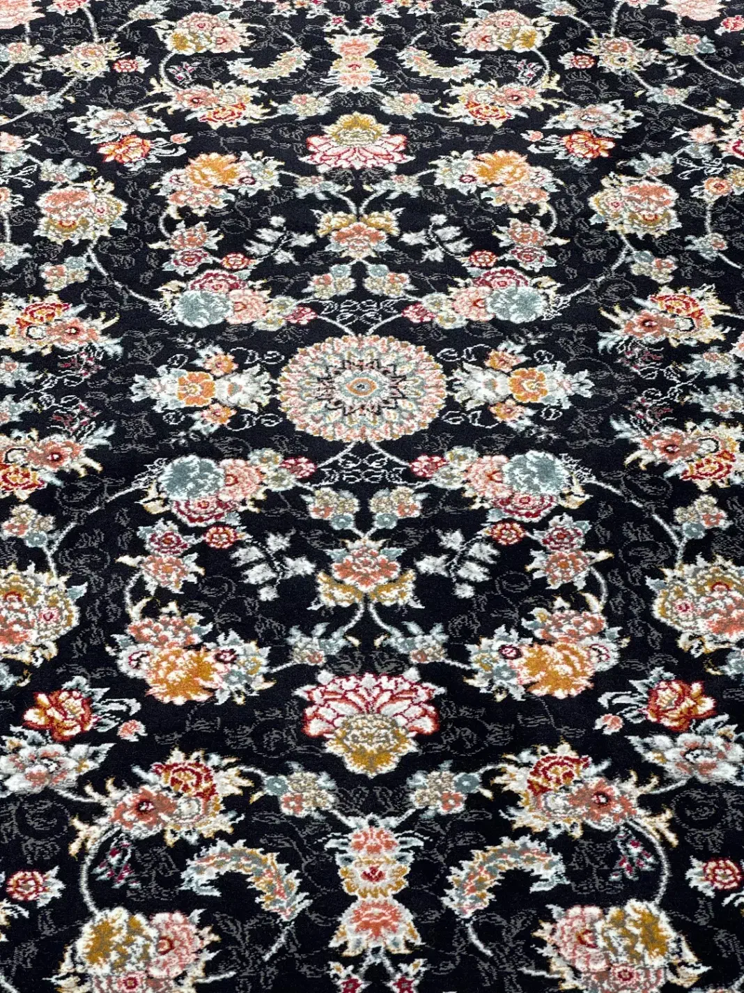 زمینه سرمه‌ای گل‌دار ۱۲ متری|فرش|گرگان, |دیوار