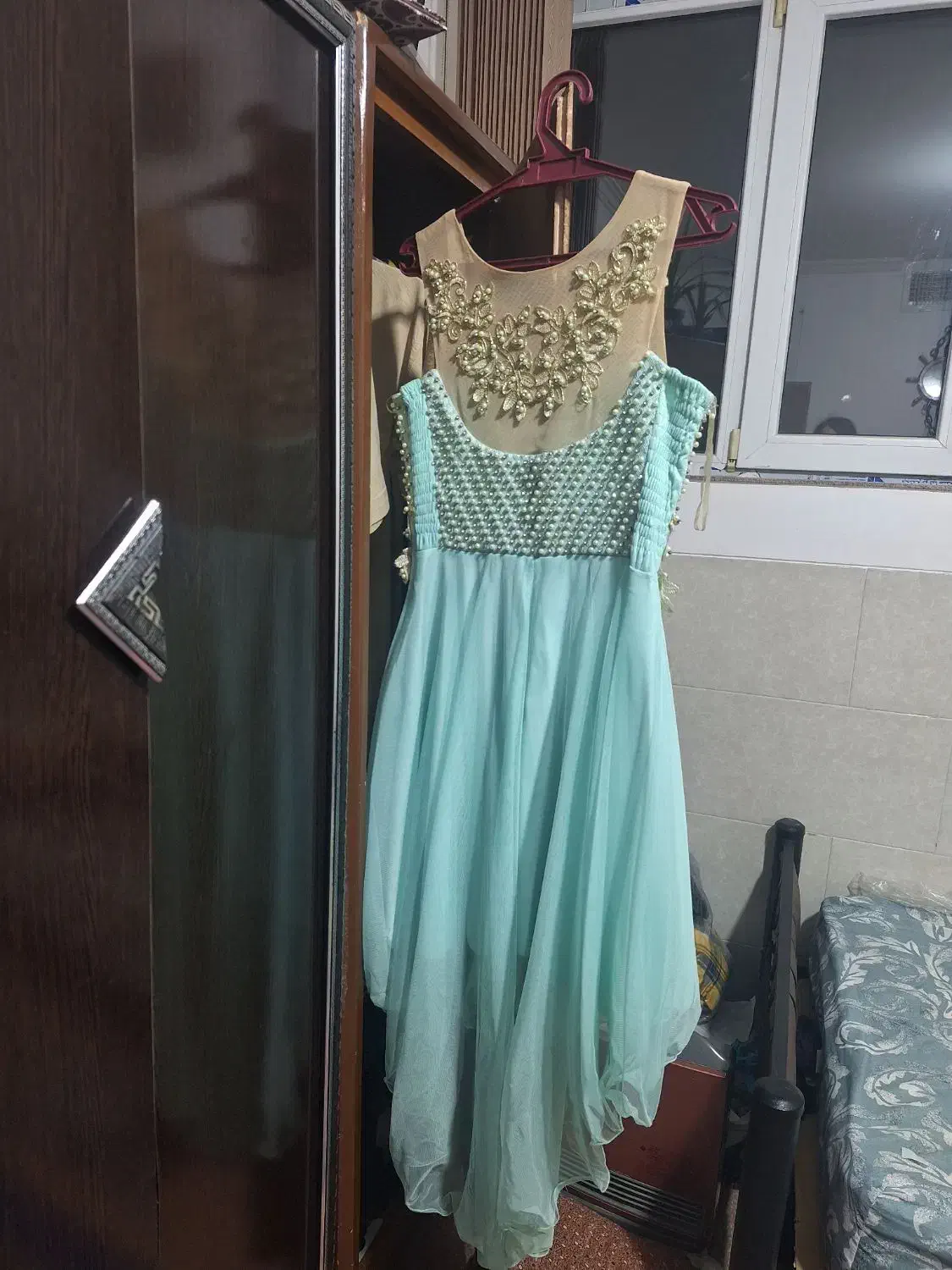 لباس مجلسی|لباس|حمیدیا, |دیوار