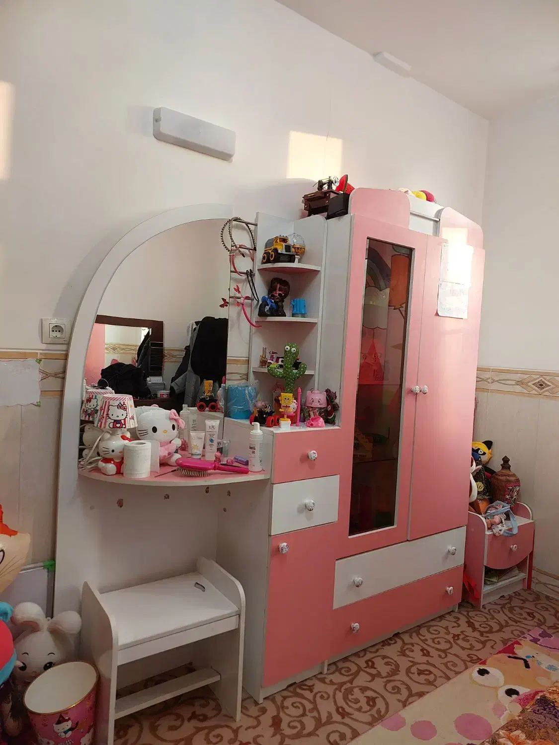 کمد و میزارایش وپاتختی|تخت و سرویس خواب|اراک, |دیوار