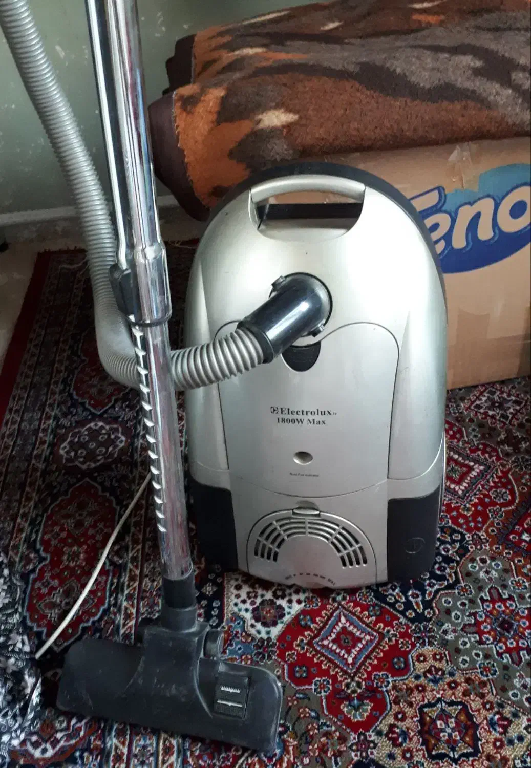 جاروبرقی الکترولوکس|جاروبرقی، جارو شارژی، بخارشو|شیراز, شاهچراغ|دیوار