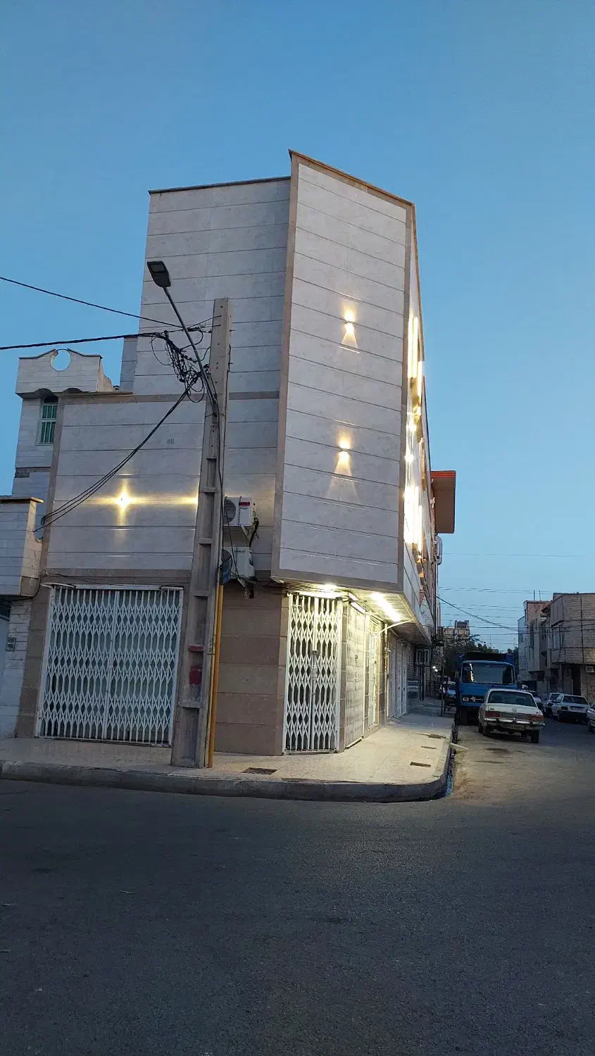 خانه ویلایی همراه با دومغازه کامل ومجزا|فروش خانه و ویلا|قم, تعویض پلاک|دیوار