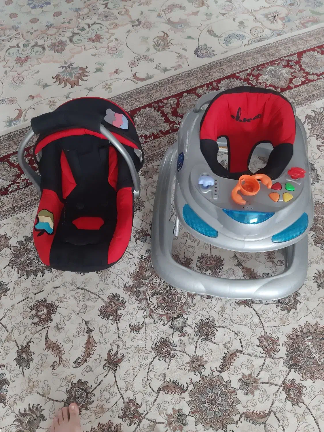 کریر و روروئک|کالسکه و لوازم جانبی|صائین قلعه, |دیوار