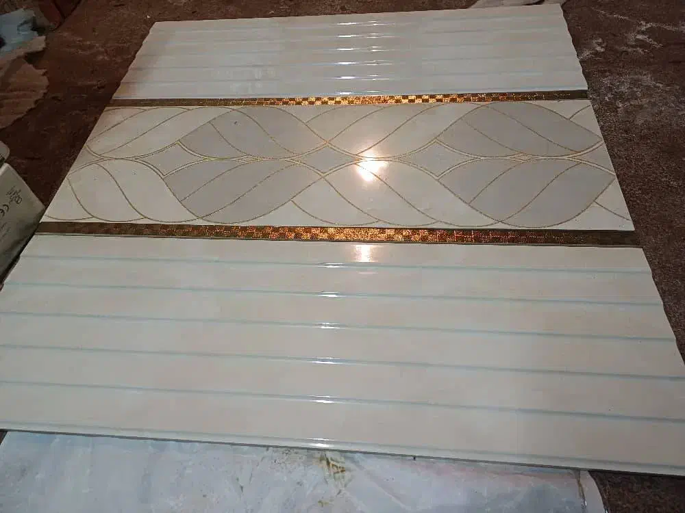 کاشی توالت و حمام همراه کاشی کف و روشویی|لوازم سرویس بهداشتی|پرند, فاز ۵|دیوار