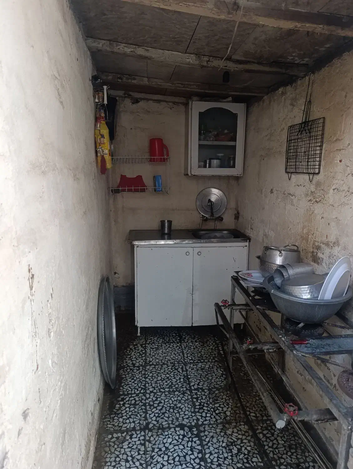 قالی خانه رهن|فرش|اهواز, کوی فرهنگیان ۱|دیوار