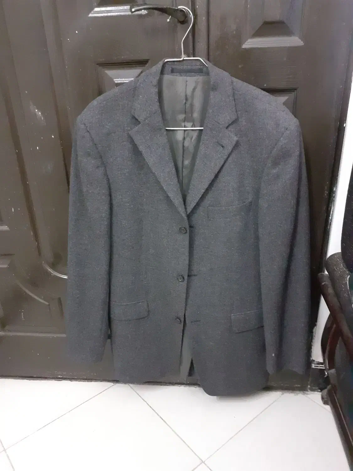 کت  تک|لباس|مشهد, سرافرازان|دیوار