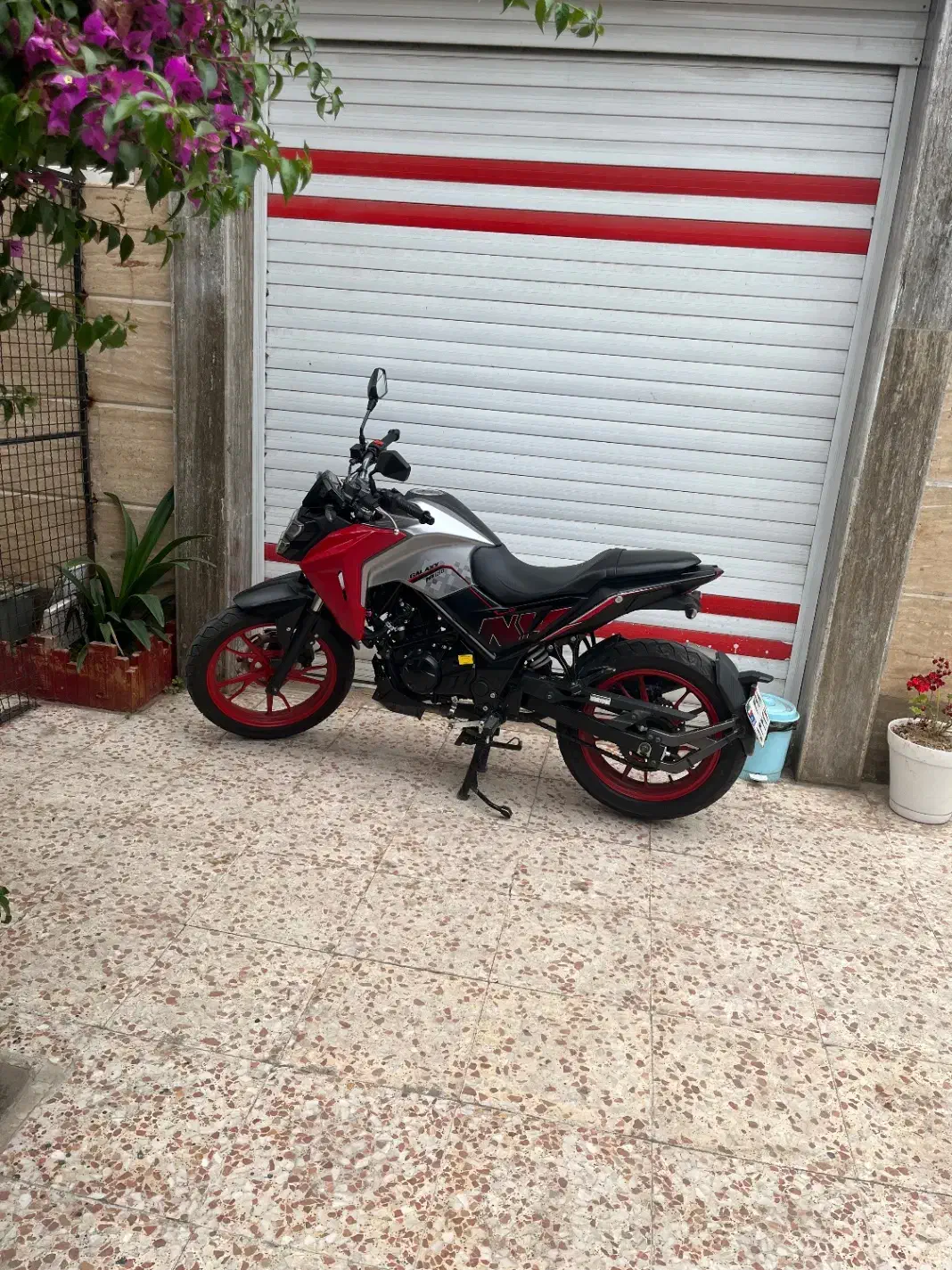 گلکسی ان ای ۱۸۰ مدل 1401|موتورسیکلت|رشت, پل تالشان|دیوار