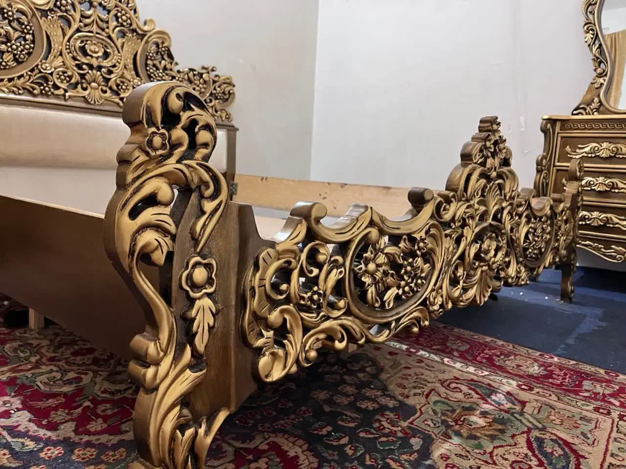 سرویس خواب|تخت و سرویس خواب|خوی, |دیوار