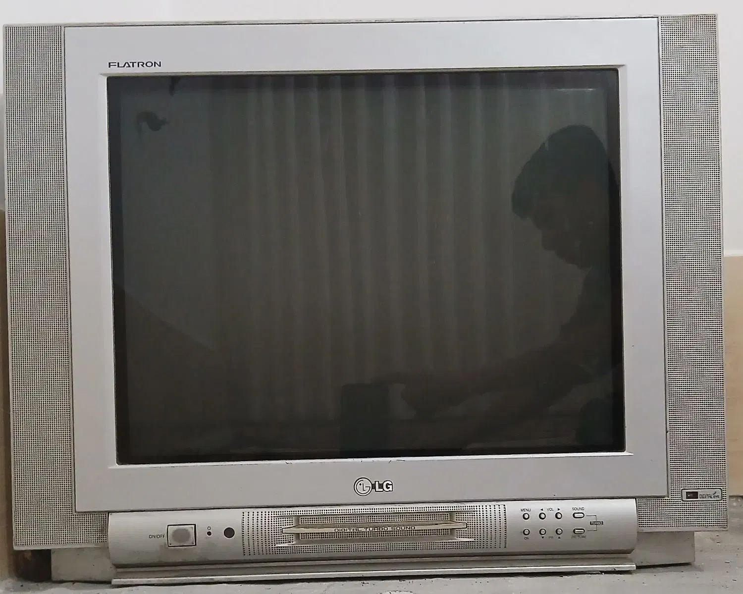 تلویزیون|تلویزیون و پروژکتور|کازرون, |دیوار