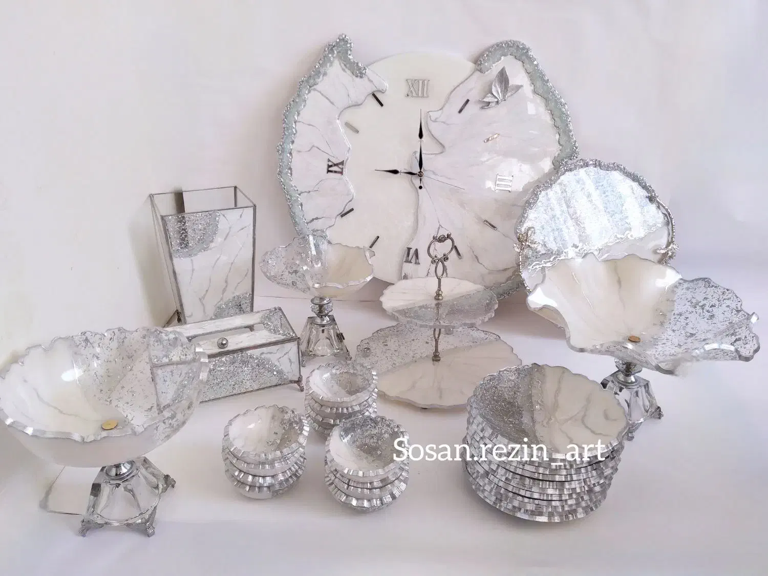 سرویس پذیرایی عروس ب همراه ساعت شبتاب|ظروف سرو و پذیرایی|اراک, |دیوار