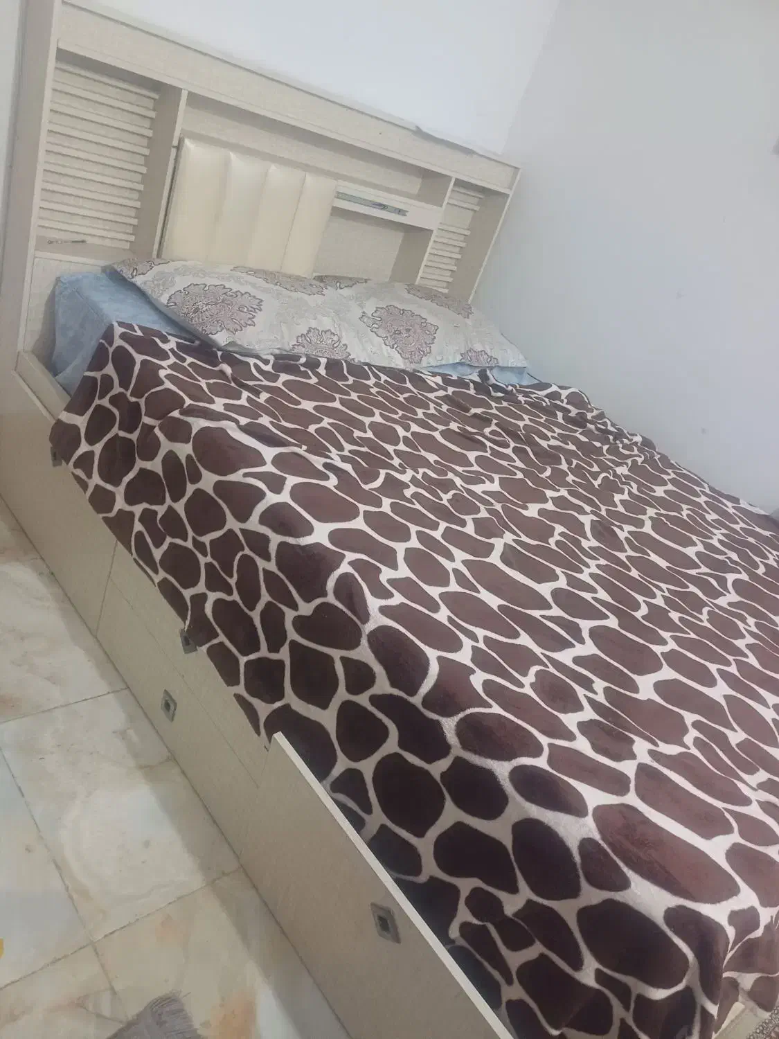 تخت دو نفره|تشک تختخواب|اهواز, کوی جانبازان(دانش)|دیوار