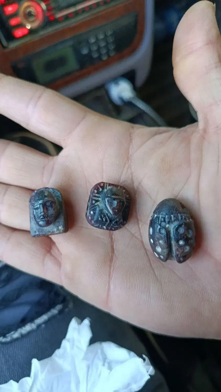 مهره باستانی یاقوت|کلکسیون اشیاء عتیقه|بوشهر, |دیوار