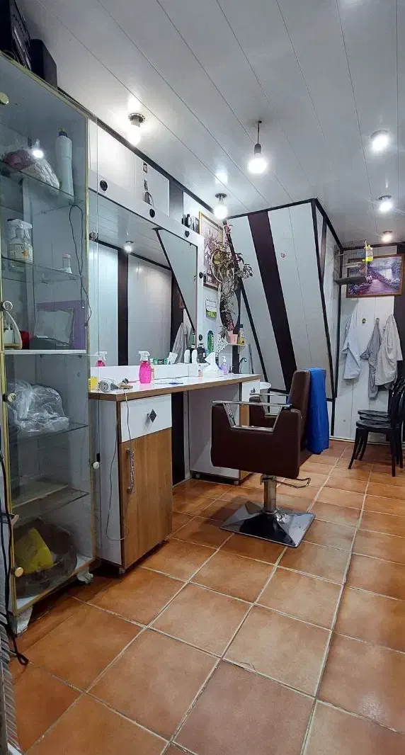 واگذاری آرایشگاه یا اجاره جهت انبار در تختی|اجارهٔ مغازه و غرفه|بروجرد, |دیوار