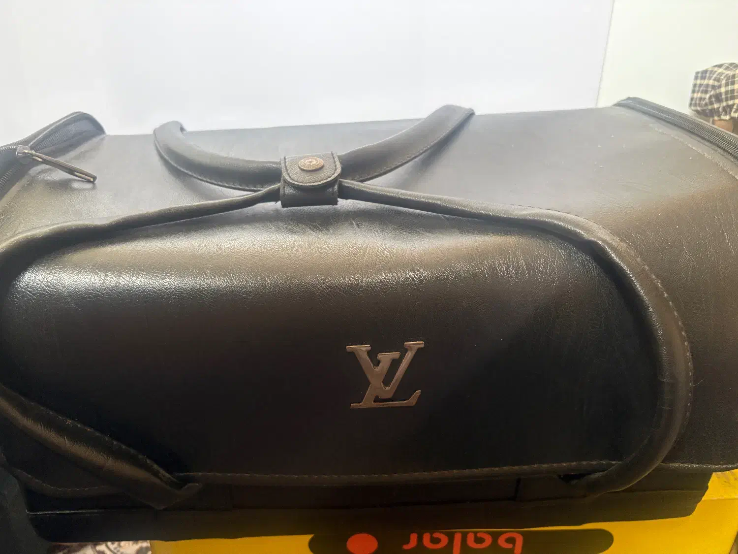 مقطوع۷۰۰ کاملا سالم چرم|کیف، کفش، کمربند|تالش, تالش|دیوار