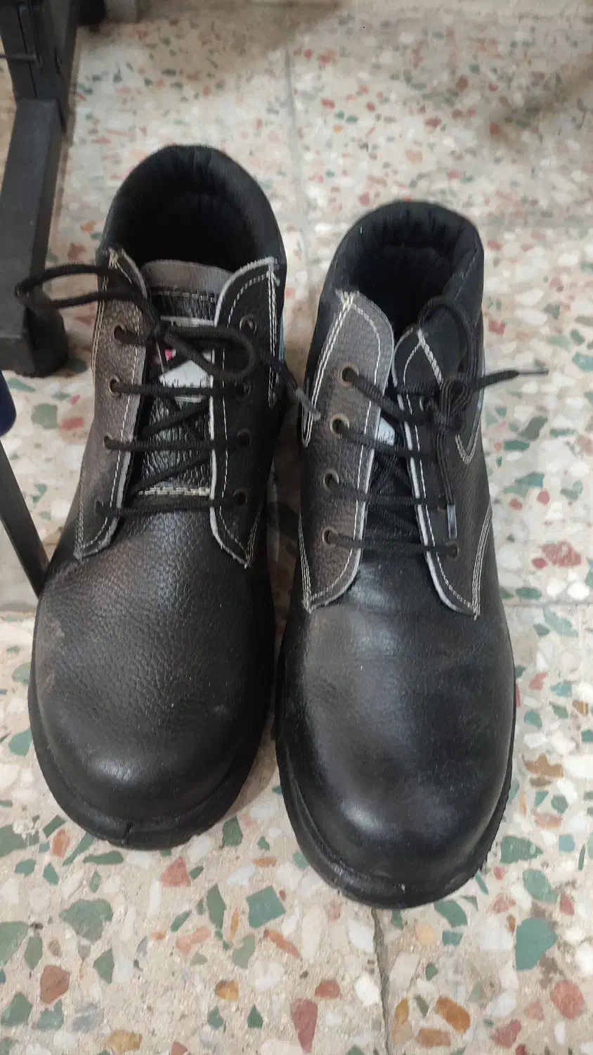 کفش ایمنی|کیف، کفش، کمربند|فولادشهر, B1|دیوار