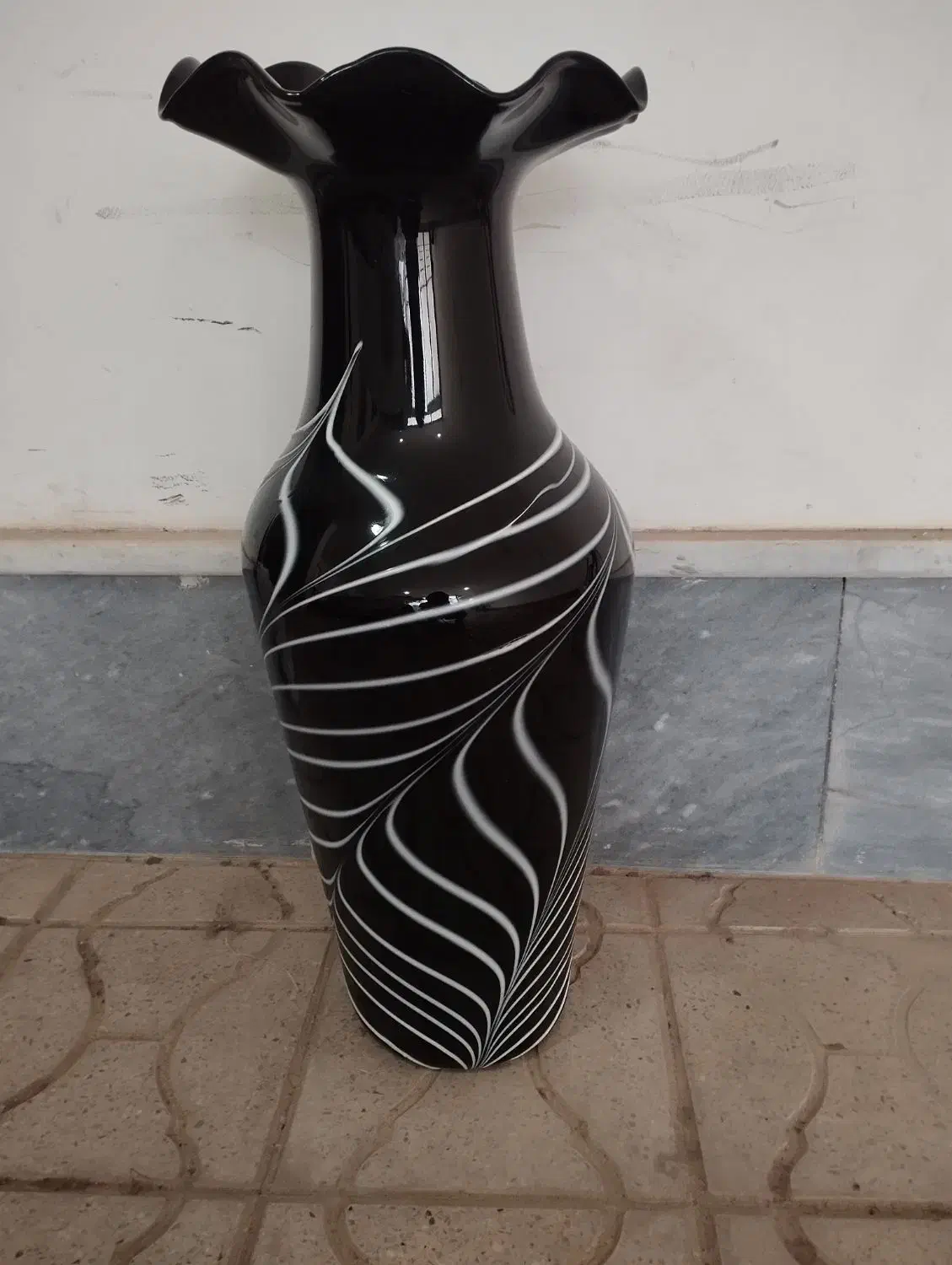 گلدان نو و بزرگ ،کنار سالنی|صنایع دستی و سایر لوازم تزئینی|بیرجند, |دیوار