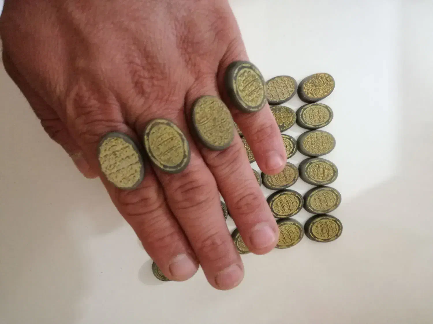 یاقوت زمرد یشم توپاز آماتیس عقیق مرجان|جواهرات|شیراز, تندگویان|دیوار