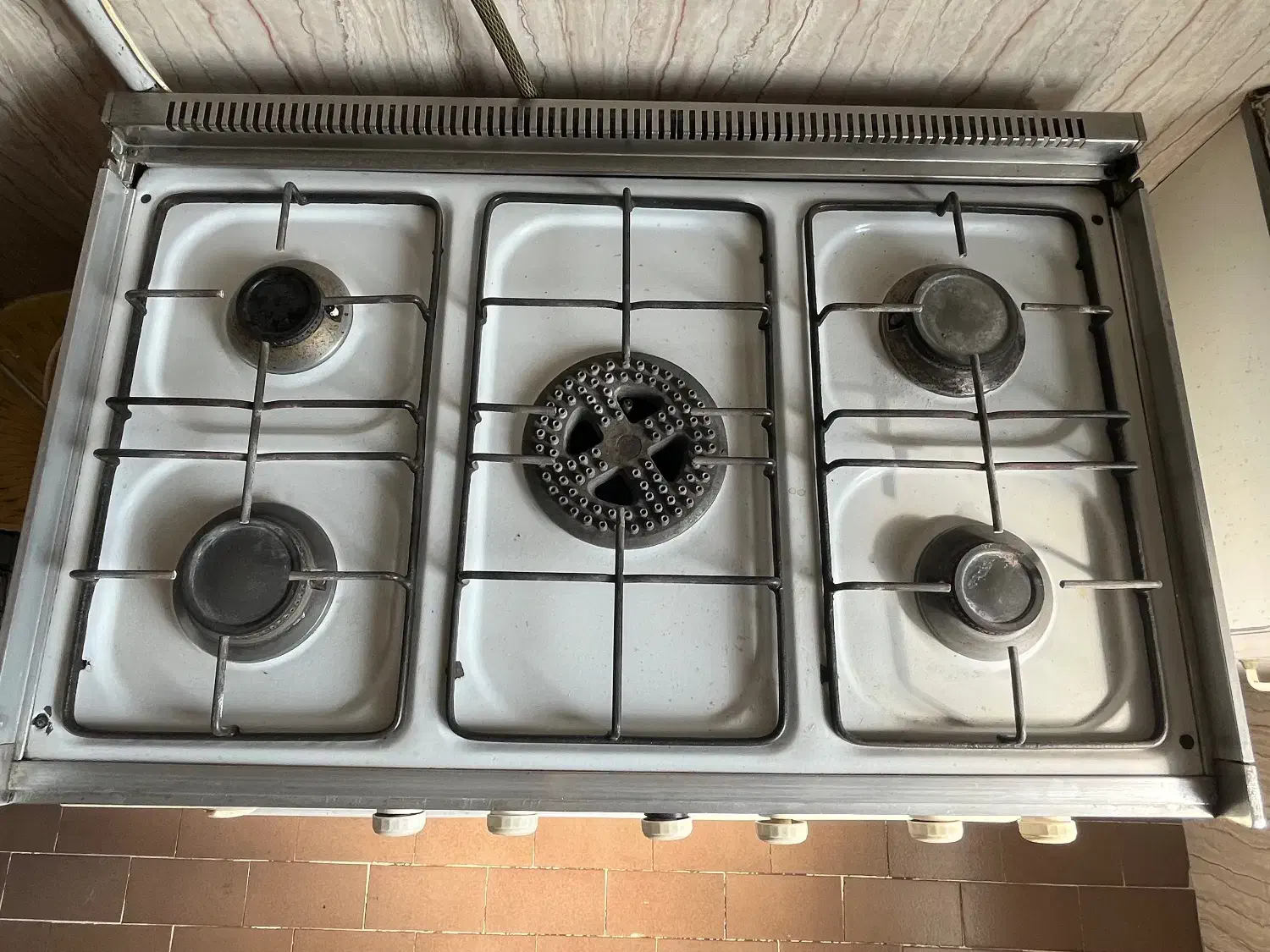 گاز ۵ شعله دارای فر عالیستان|اجاق گاز و لوازم برقی پخت‌وپز|گرگان, |دیوار