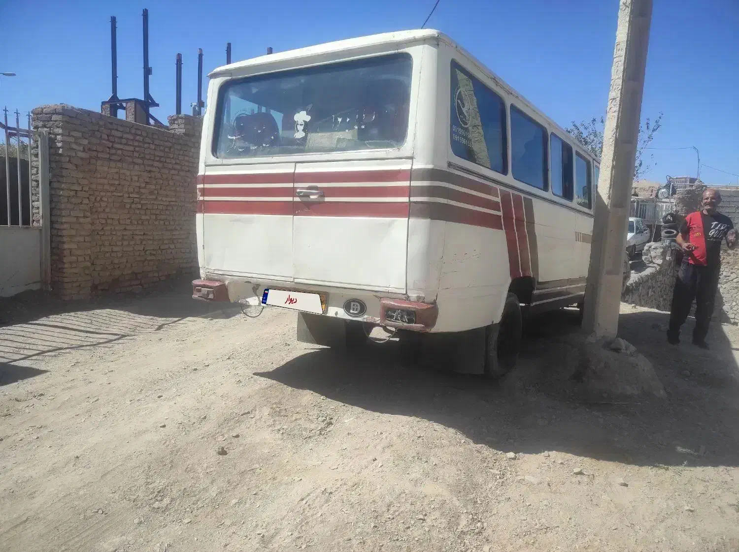 مینی بوس هیونداومینی بوس بنز|خودرو سنگین|درمیان, |دیوار