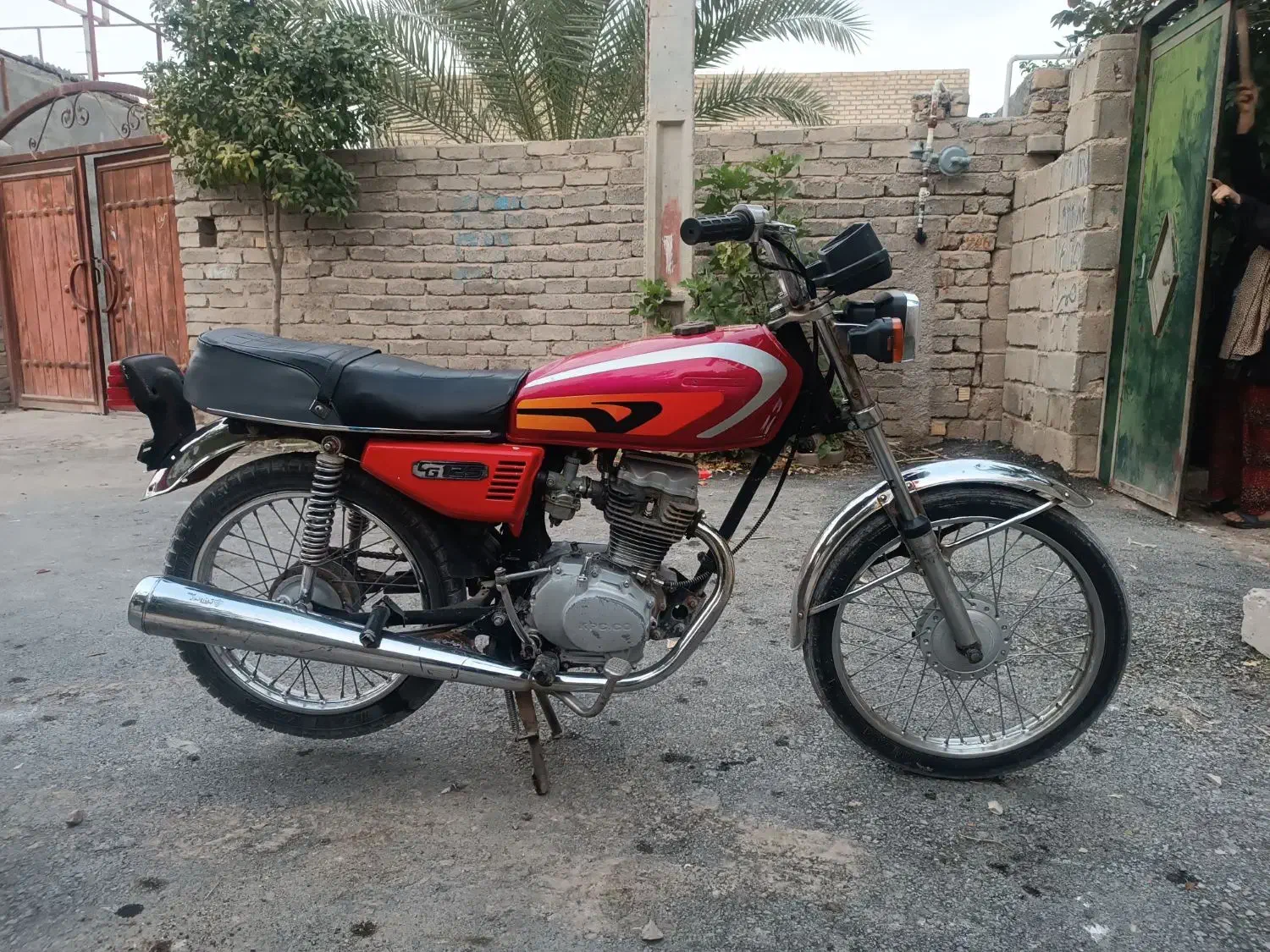 داراب فسارود|موتورسیکلت|فسارود, |دیوار