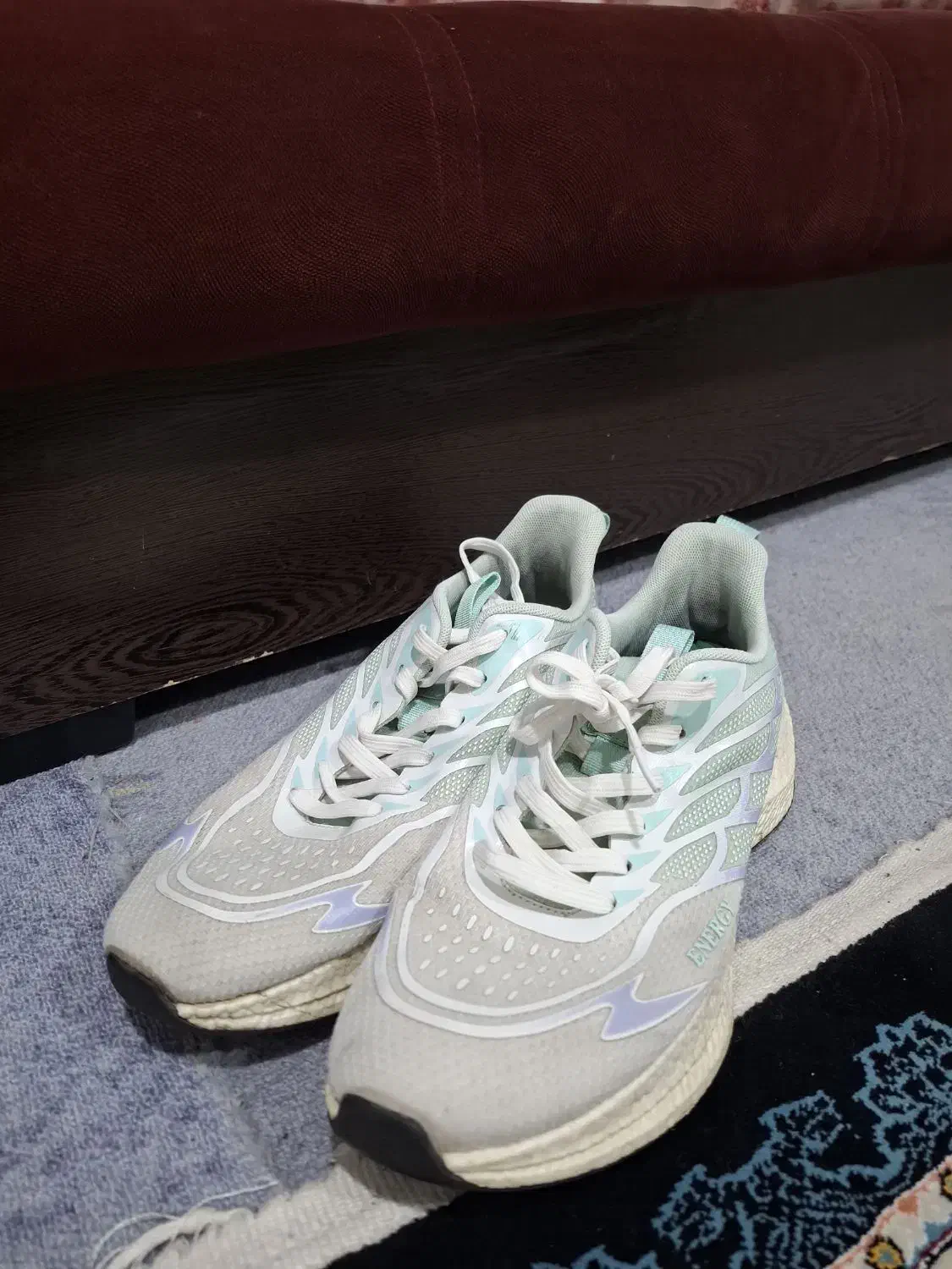 کفش|کیف، کفش، کمربند|قصرشیرین, |دیوار