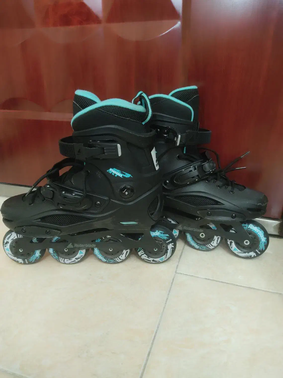 اسکیت برند رولر بلید در حد نو|دوچرخه، اسکیت، اسکوتر|تهران, آزادشهر|دیوار