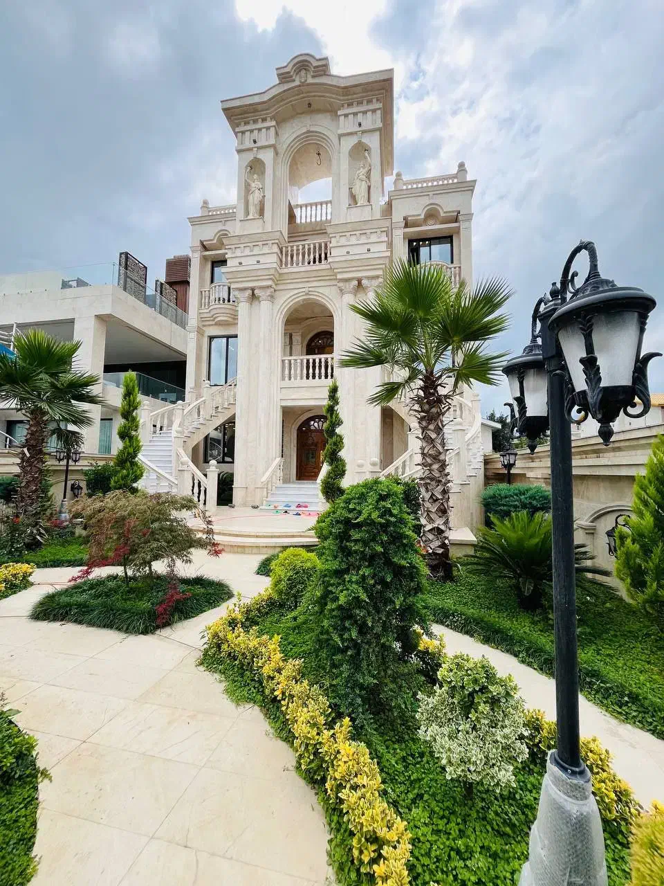 لاکچری ترین کاخ ویلا منطقه دیگه حرفی نمیذاره ...|فروش خانه و ویلا|تهران, مظاهری|دیوار