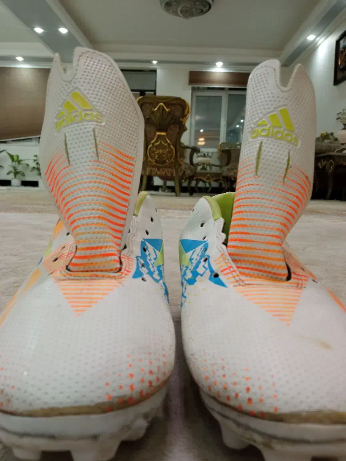 کفش ورزشی زمین طبیعی و مصنوعی|کیف، کفش، کمربند|بندر گناوه, |دیوار