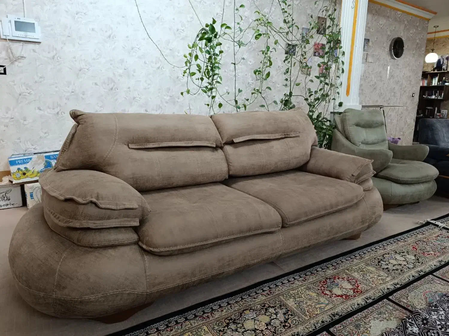 مبلمان هشت نفره در حد نو|مبلمان خانگی و میز عسلی|گلبهار, شهر جدید گلبهار|دیوار