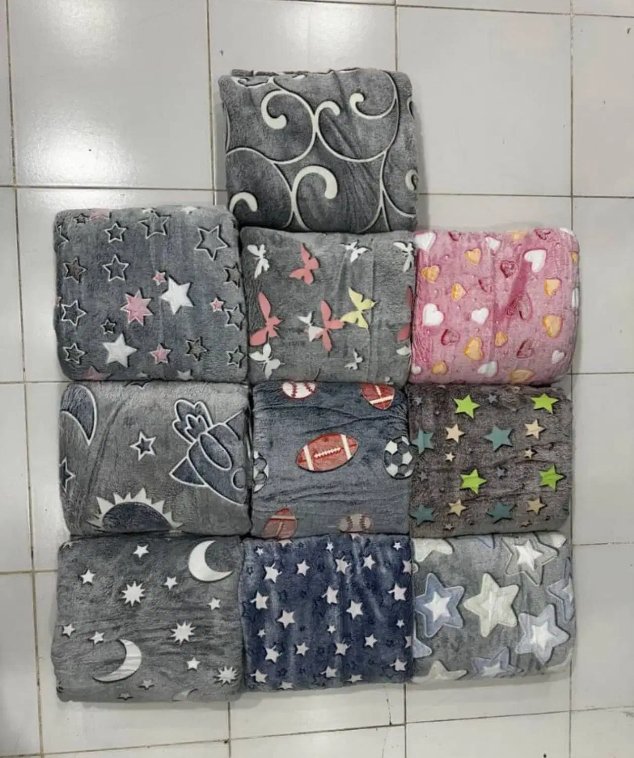 انواع پتوهای مسافرتی با مناسب ترین قیمت|رختخواب، بالش، پتو|شیراز, گود عربان|دیوار