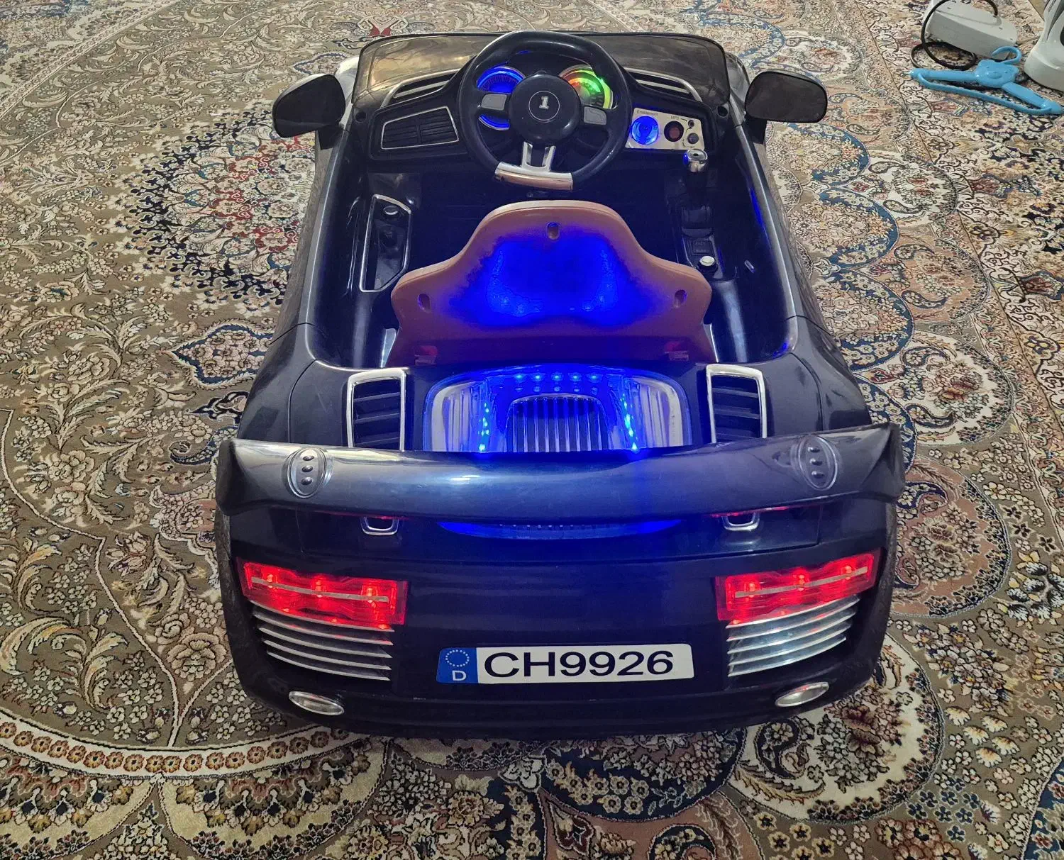 ماشین شارژی سالم و تمیز|اسباببازی بچه|پیر بکران, |دیوار