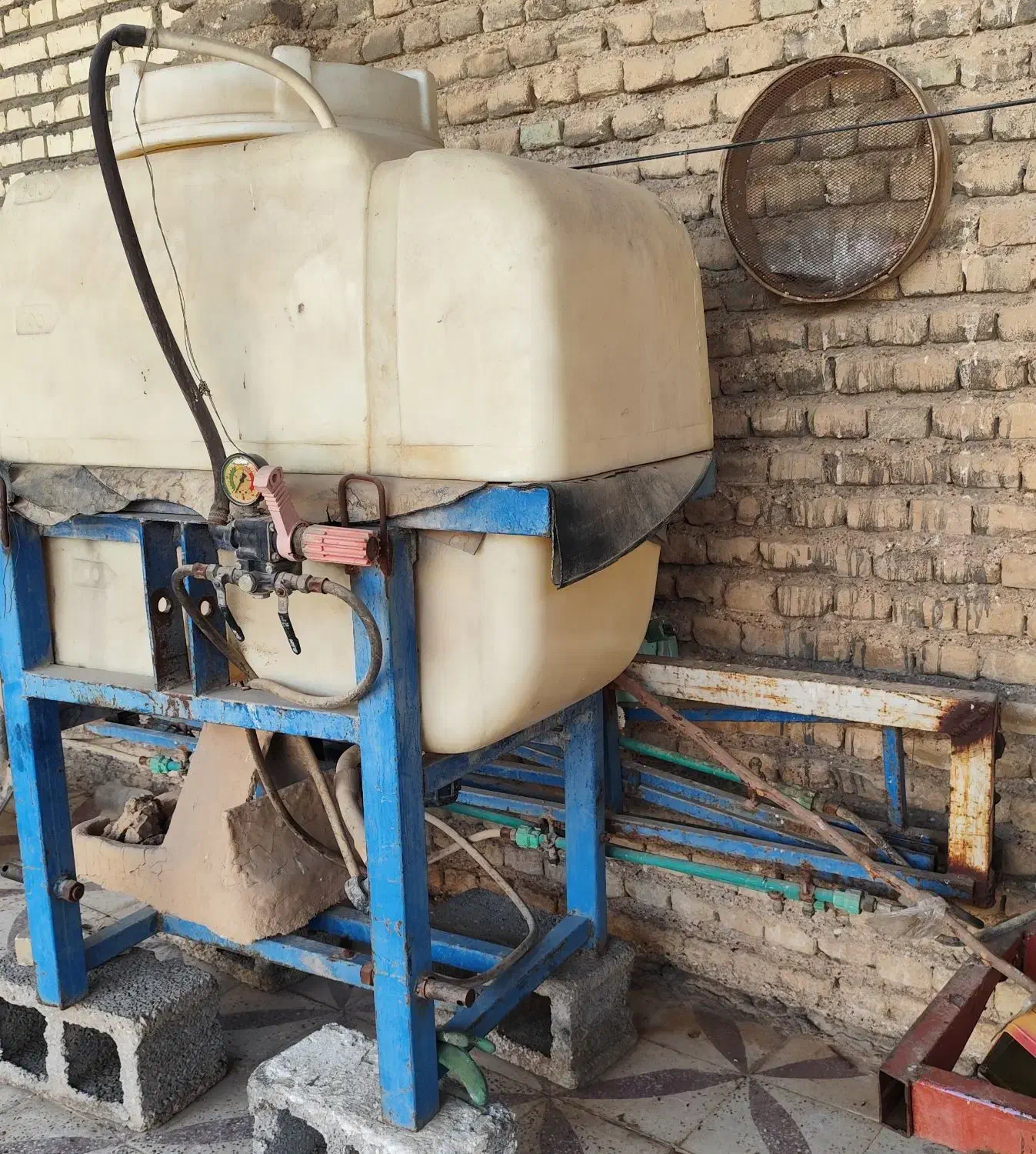 سمپاش ۴۰۰ لیتری سالم سالم بدون پمپ|ماشین‌آلات صنعتی|اندیمشک, |دیوار