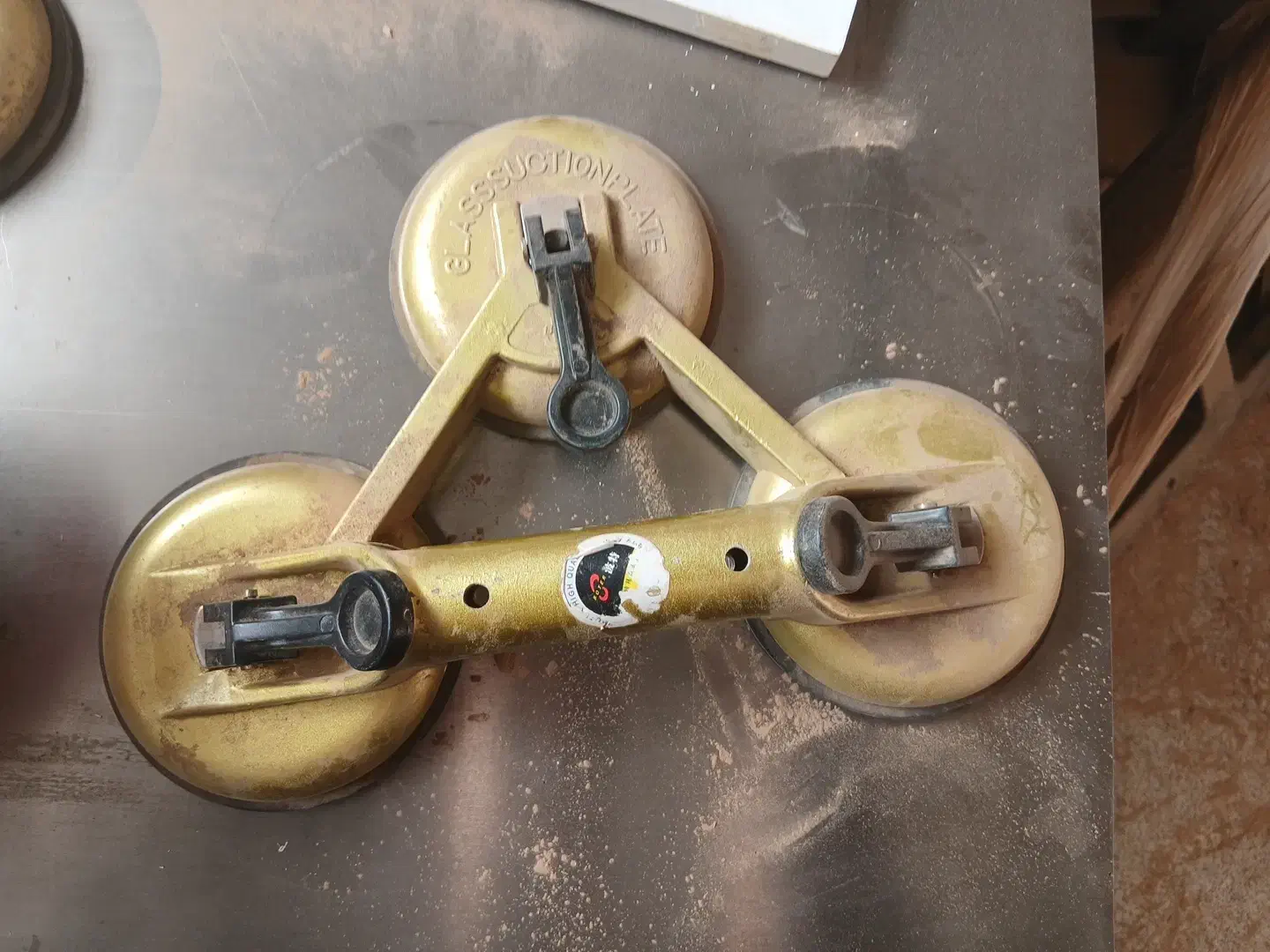 یک جفت دست گیره وکیوم شیشه|ابزارآلات|پردیس, فاز ۵|دیوار