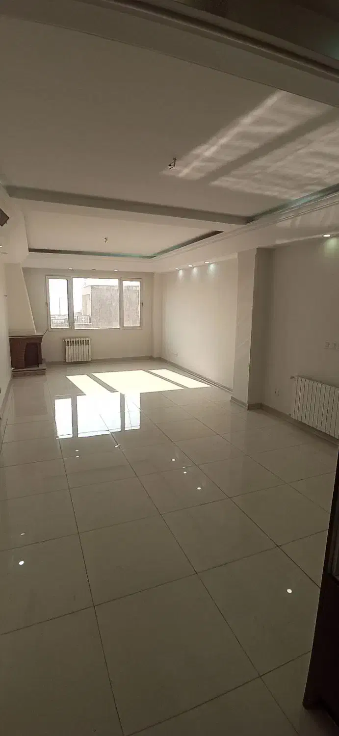 73 متر رو به آفتاب. 10 ساله. قابل تبدیل