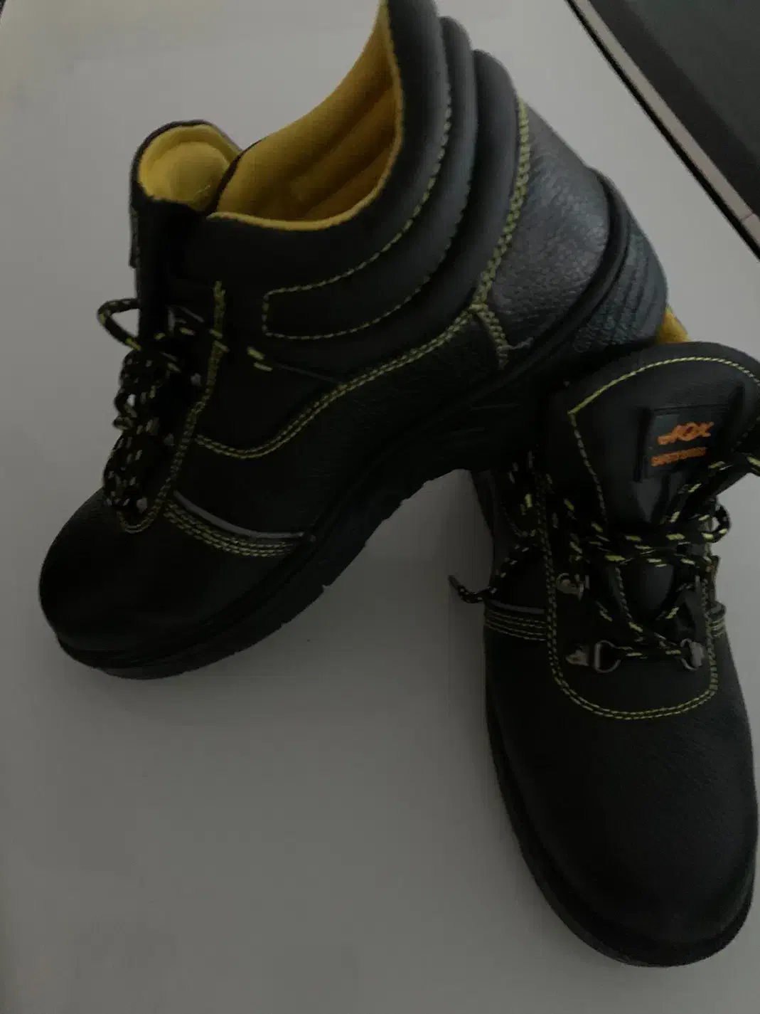 کفش ایمنی ۴۳|کیف، کفش، کمربند|رشت, انصاری|دیوار