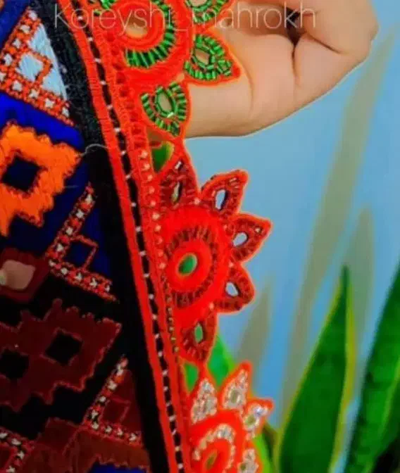 کریشی پذیرفته میشود|لباس|خاش, |دیوار