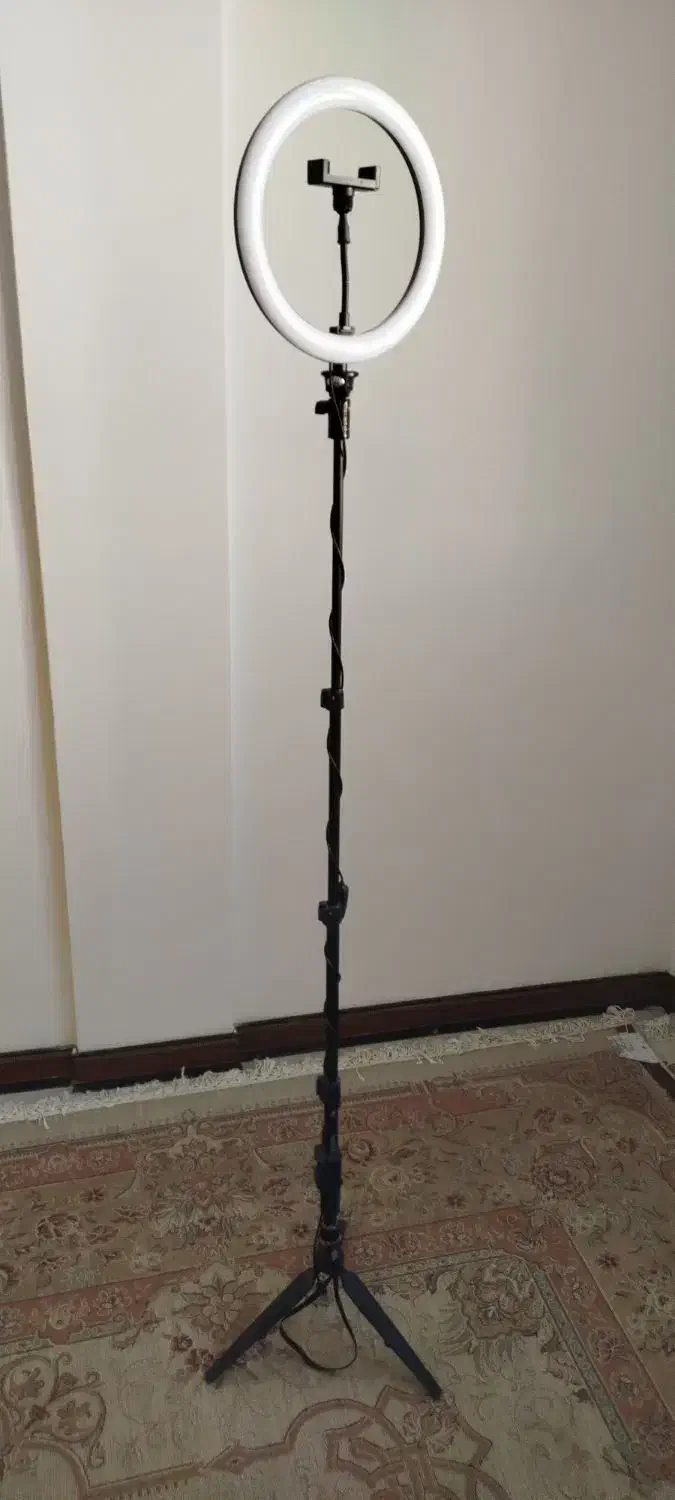 رینگ لایت ایستاده|دوربین عکاسی و فیلم‌برداری|مشهد, زیبا شهر|دیوار