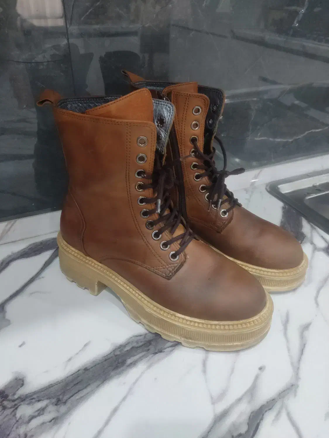 نیم بوت چرم با کتونی چرم اسپرت|کیف، کفش، کمربند|پاکدشت, پاکدشت (مامازند)|دیوار