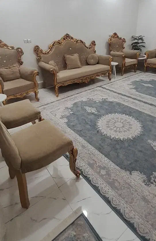 سرویس مبل ۸ نفره همراه ۴ عدد میزبان (غذاخوری)|مبلمان خانگی و میز عسلی|باغستان, |دیوار