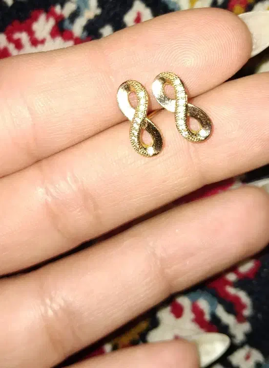 گوشواره میخی|بدلیجات|تربت جام, پاسداران|دیوار