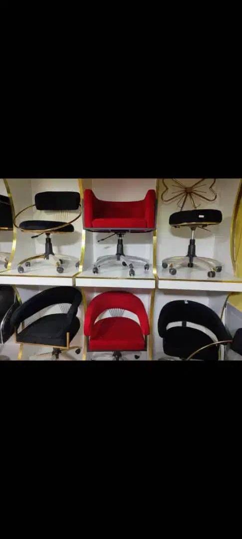 تجهیزات ارایشی میز و تخت و صندلی|آرایشگاه و سالنهای زیبایی|چناران, |دیوار