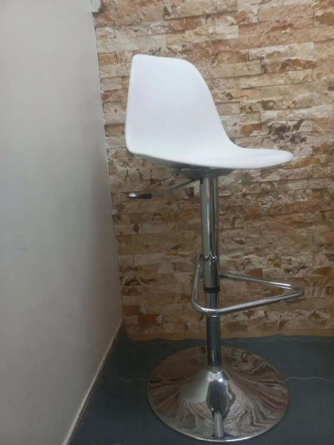 صندلی جکدار|صندلی و نیمکت|قدس, شهر‌قدس|دیوار