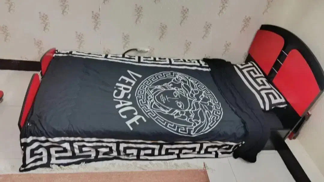 سرویس خواب ، همراه با میز تحریر ( هشت تکه )|تخت و سرویس خواب|شاهینشهر, عطار|دیوار