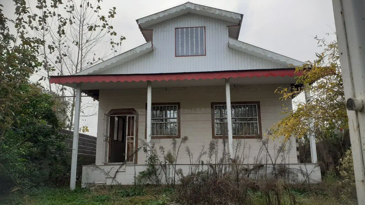 ویلاباغ۳۰۰متری شکاری املاک مهدی/|فروش خانه و ویلا|خشکبیجار, |دیوار