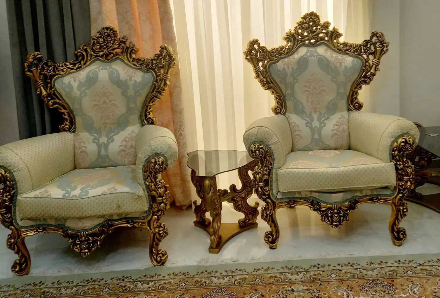 فروش فوری مبل سلطنتی|مبلمان خانگی و میز عسلی|اشتهارد, |دیوار