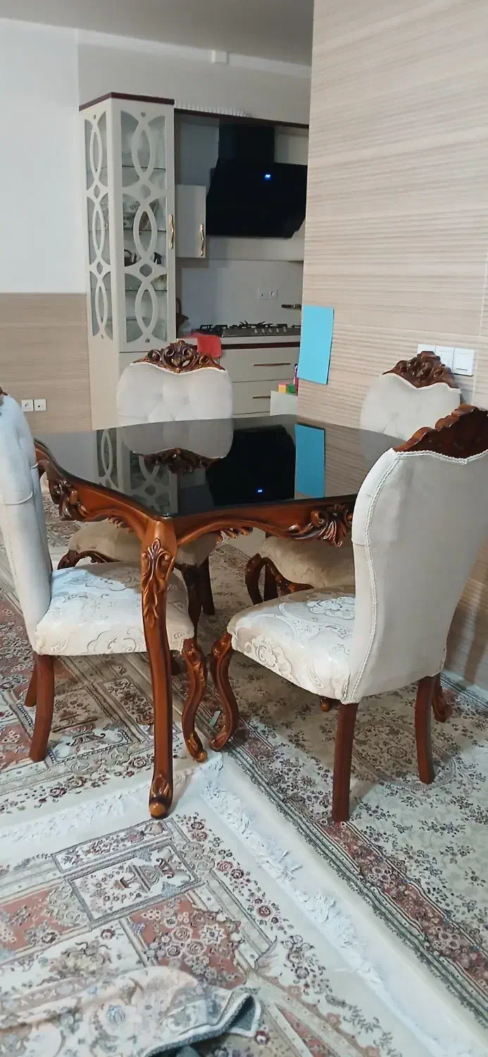 میز نهار خوری چهار نفره ۱.۵ در ۱.۵ باتخفیف|میز و صندلی غذاخوری|قم, باجک دو|دیوار
